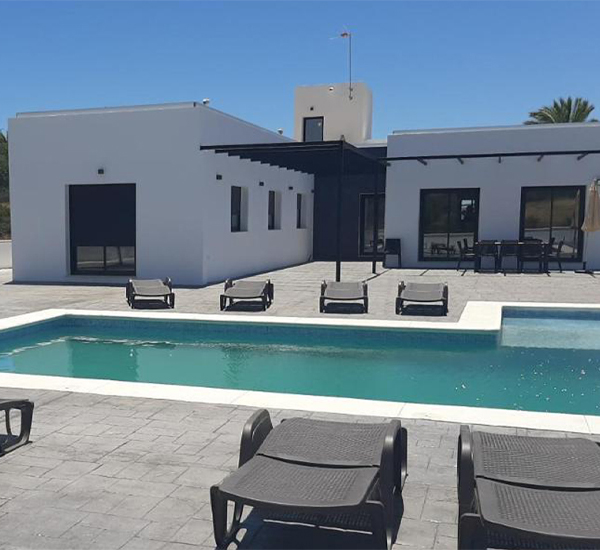 sobre-nosotros-luxury-villa